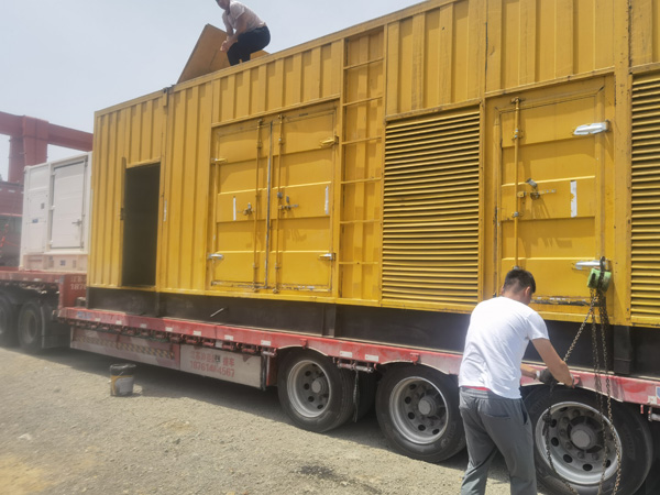 普定除了负载情况和发动机维护，还有哪些因素会影响 200kw 柴油发电机的油耗？