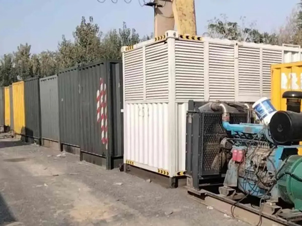 普定200KW柴油发电机机组每小时油耗是多少？